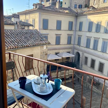 And Castle View Scenic Rooftop Terrace Overlooking Apartment *