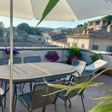 Apartment And Castle View Scenic Rooftop Terrace Overlooking Bolsena
